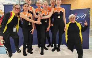 UNE BELLE MEDAILLE D OR POUR NOTRE EQUIPE TEAM-GYM  QUALIFIE POUR LES FRANCE